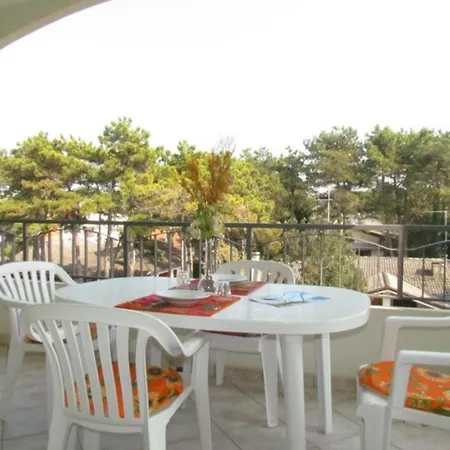 Flat With Spacious Balcony In * Μπιμπιόνε