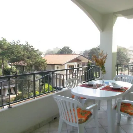 Daire Flat With Spacious Balcony In