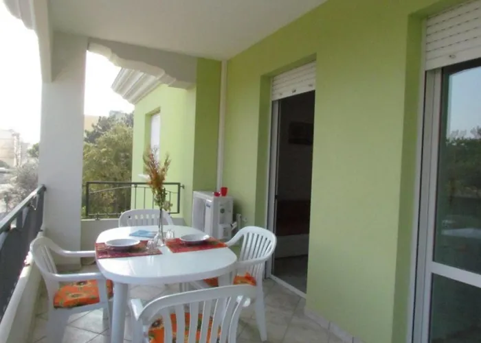 Апартаменти Flat With Spacious Balcony In Бібіоне