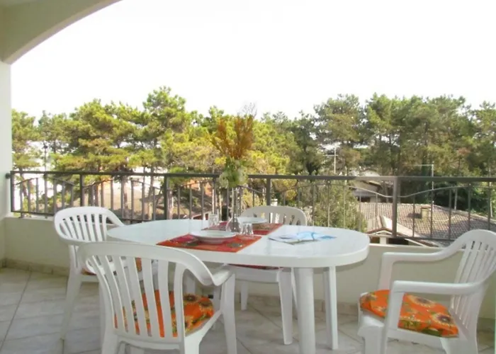 Flat With Spacious Balcony In * Бібіоне