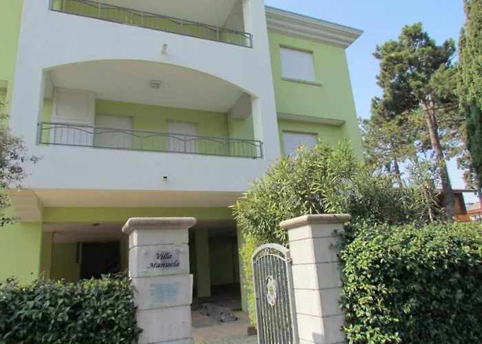 Апартаменти Flat With Spacious Balcony In