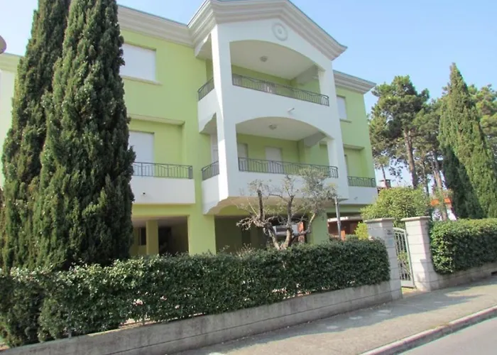 Flat With Spacious Balcony In